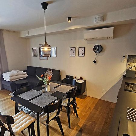 Enjoyharrachov - Atraktivni Slunny Klimatizovany Apartman 14 V Centru Harrachova Se Saunou, Parkovanim, Wifi-Wlan, Sat, Herni Konzoli, Pc S Win 10, Netflix Zdarma A Moznosti Dobijeni Auta S Jedinecnym Vyhledem Na Certovu Horu Se Skokanskymi Mustky Buitenkant foto