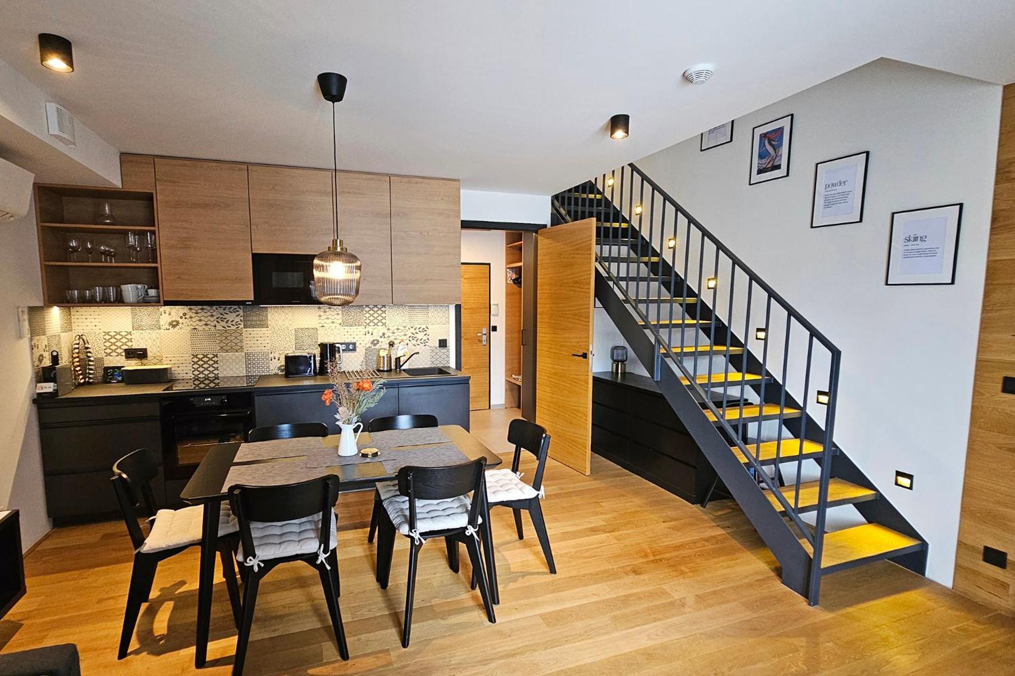 Enjoyharrachov - Atraktivni Slunny Klimatizovany Apartman 14 V Centru Harrachova Se Saunou, Parkovanim, Wifi-Wlan, Sat, Herni Konzoli, Pc S Win 10, Netflix Zdarma A Moznosti Dobijeni Auta S Jedinecnym Vyhledem Na Certovu Horu Se Skokanskymi Mustky Buitenkant foto