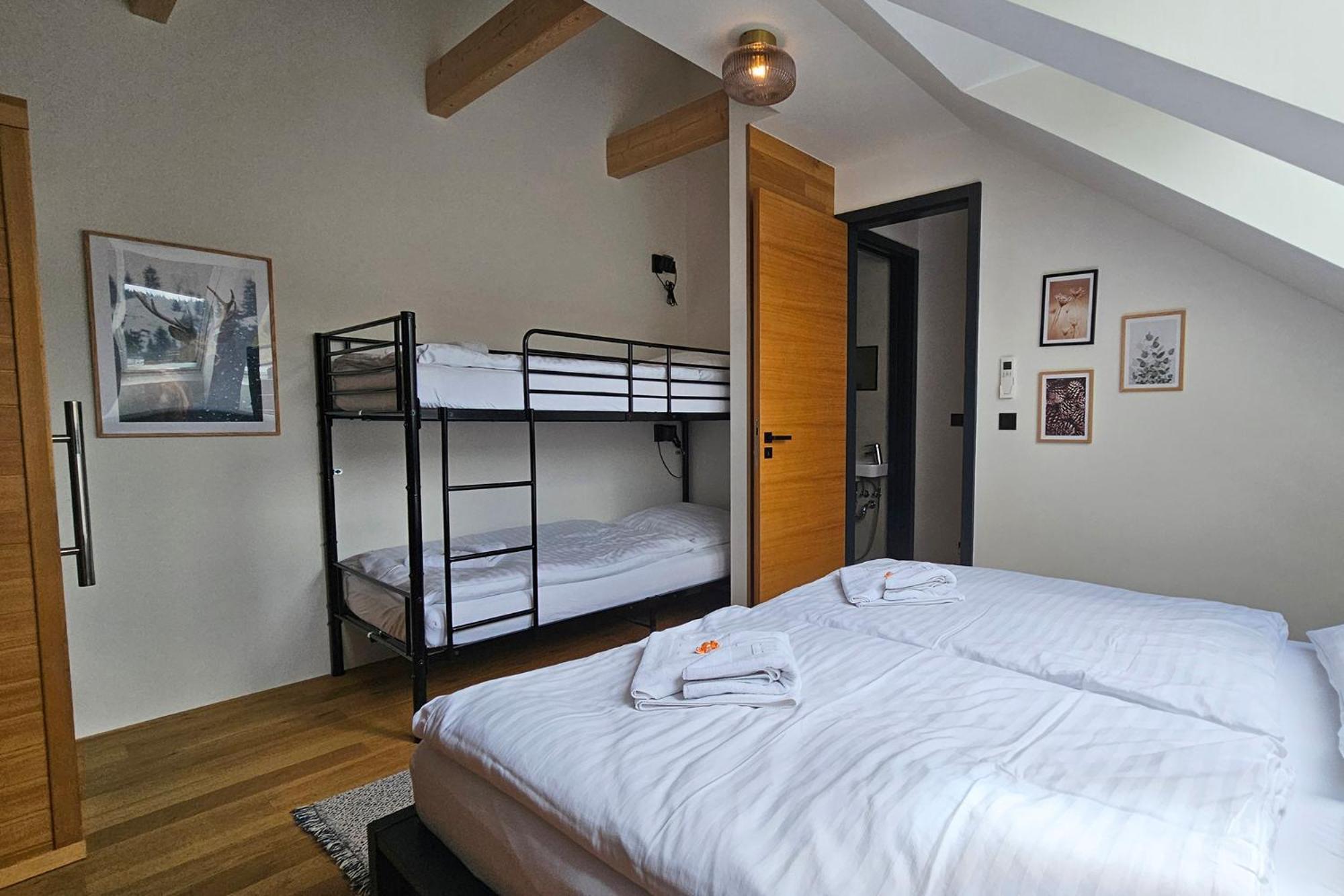 Enjoyharrachov - Atraktivni Slunny Klimatizovany Apartman 14 V Centru Harrachova Se Saunou, Parkovanim, Wifi-Wlan, Sat, Herni Konzoli, Pc S Win 10, Netflix Zdarma A Moznosti Dobijeni Auta S Jedinecnym Vyhledem Na Certovu Horu Se Skokanskymi Mustky Buitenkant foto